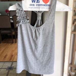 gray tank!